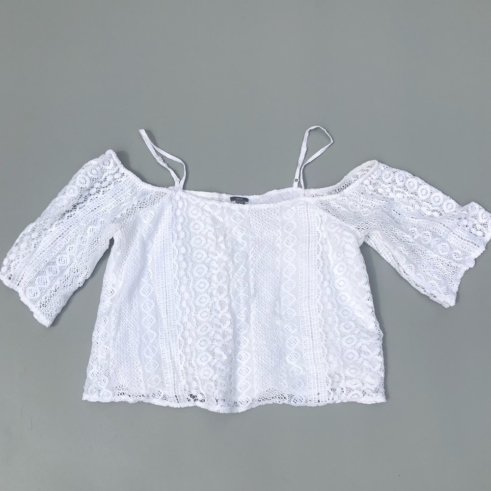 Aerie white lace cold shoulder top Sz M